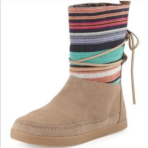 Tom’s Nepal Guatemalan winter moccasin stripe boot